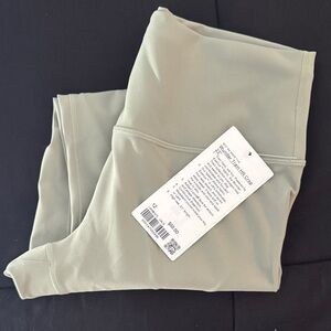 NWT Wunder Train HR Crop 23”